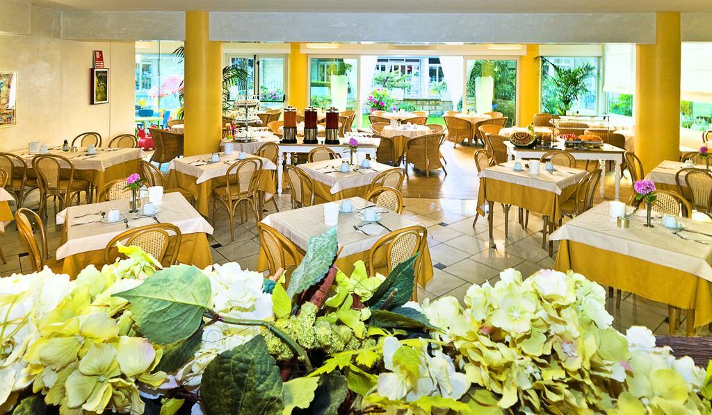 Hotel Montecarlo Bibione Exterior photo