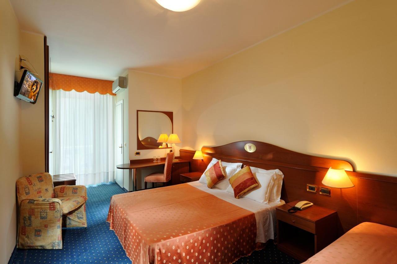 Hotel Montecarlo Bibione Exterior photo